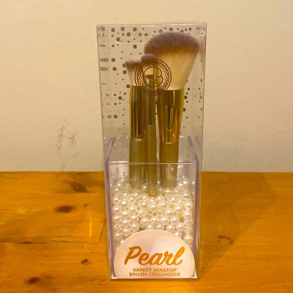 Pearl Vanity Makeup Brush Organizer with 3 Makeup Brushes New in Box